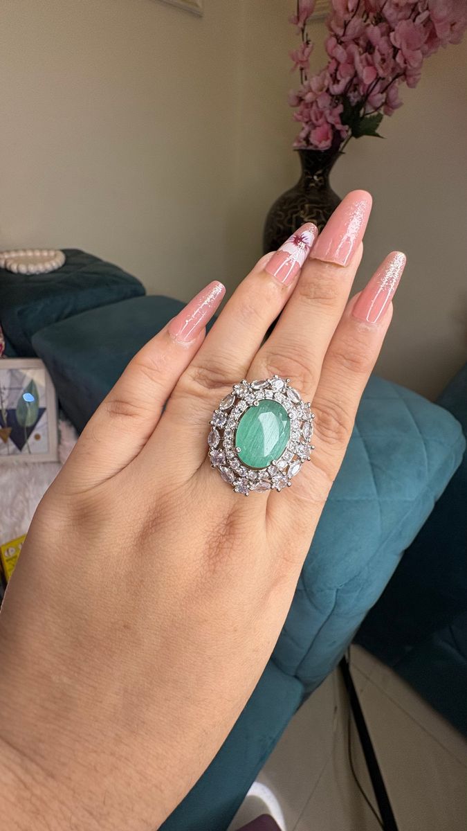 Royale Halo Ring